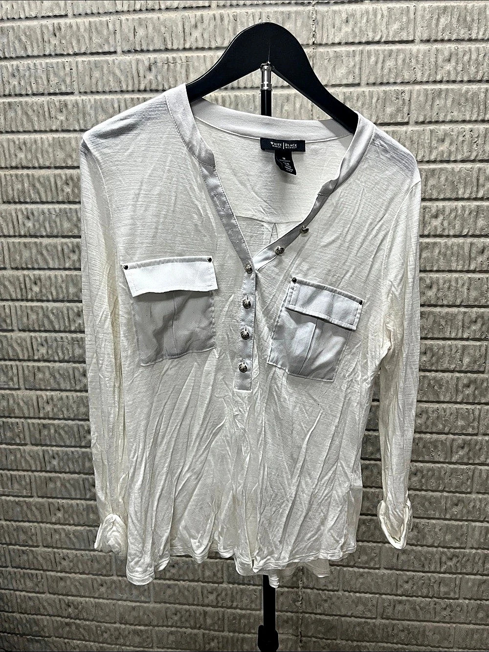 White House Black Market Henley Pocket Blouse in White Size Medium Like New